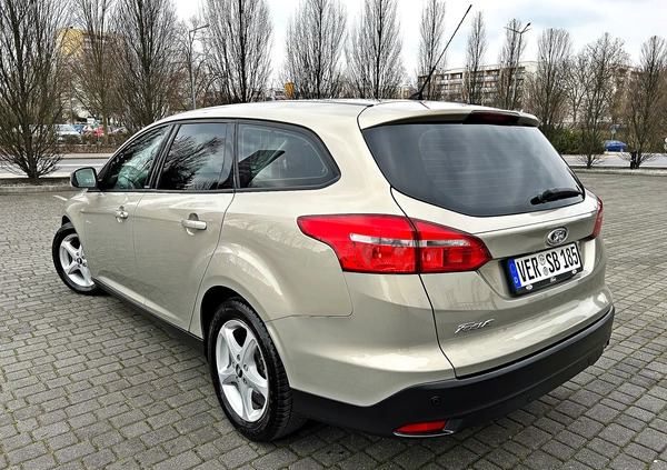 Ford Focus cena 35900 przebieg: 188000, rok produkcji 2016 z Swarzędz małe 667